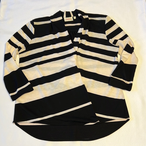 Anthropologie Deleta black and cream stripe wrap front three quarter top size XS - Picture 4 of 10